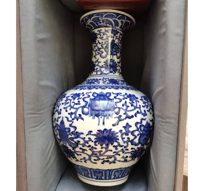 大清乾隆年制青花缠枝莲赏瓶-名昇艺术臻藏